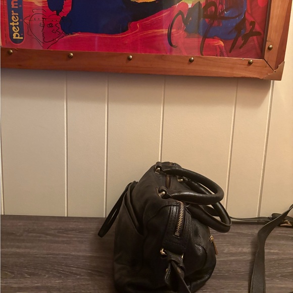 Black Shoulder Bag with Silver Hardware and Structured Design - Picture 4 of 6